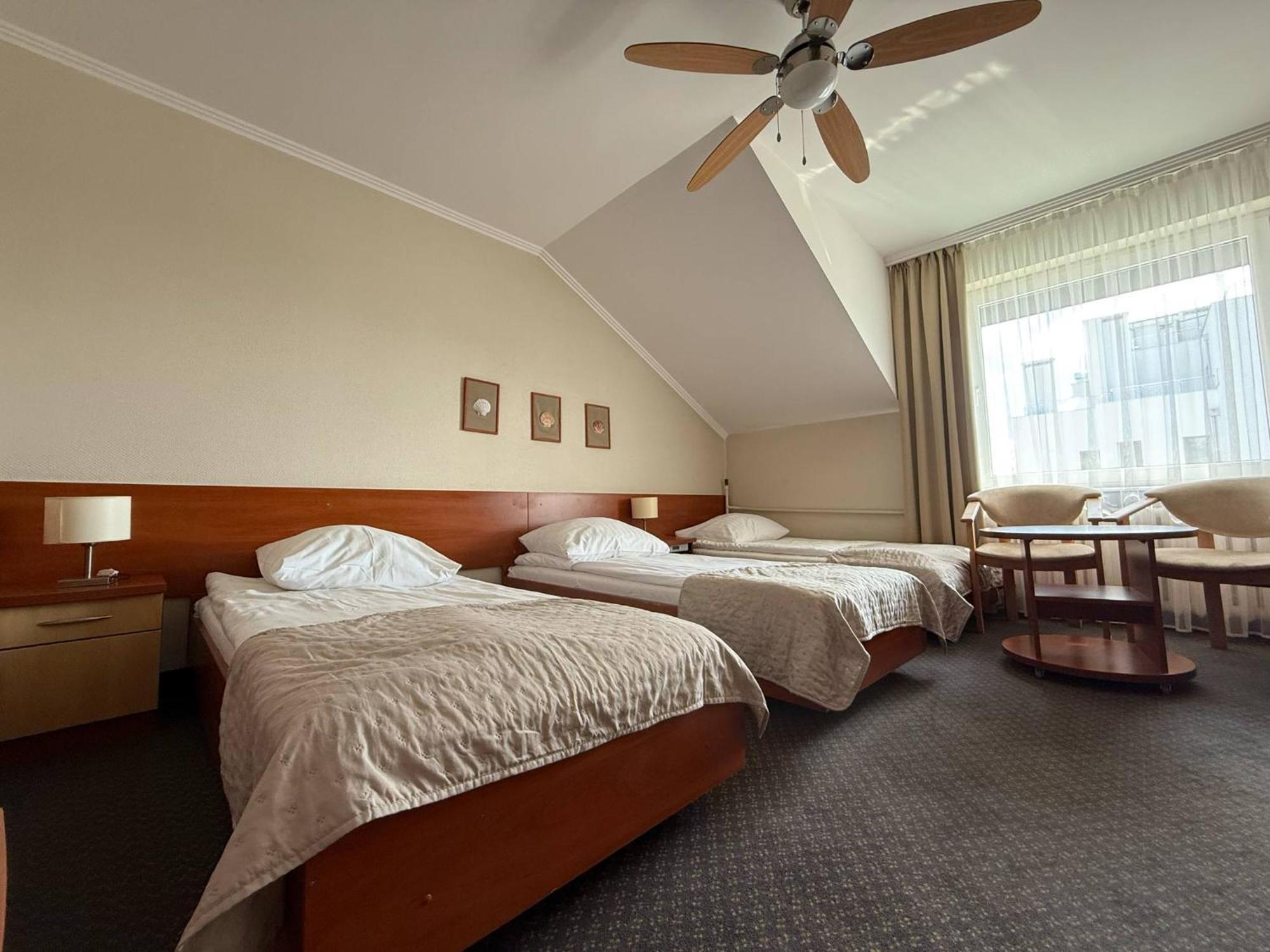 Hotel La Siesta & Medical Spa Jastrzebia Gora Exterior photo